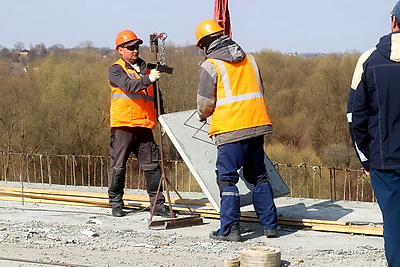 Строительство нового моста через Сож в Ветковском районе вступило в завершающую стадию