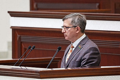 \"Максимально задействовать полномочия для реализации решений\". Сергеенко о ключевой задаче на сессию