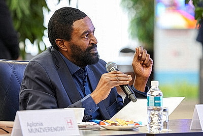 Парламентская делегация Зимбабве посетила ПВТ и ММВЦ