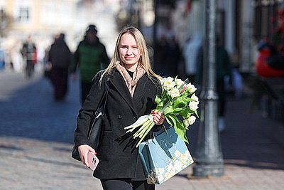 \"101 тюльпан для милых дам\". Гродненские спасатели поздравили женщин с 8 Марта