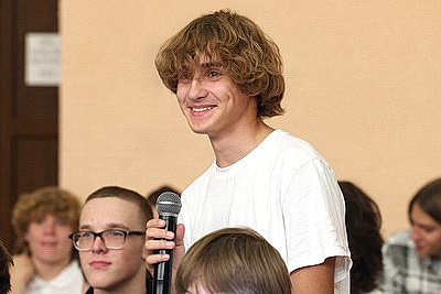 \"Беларусь адзіная\". Встреча с молодежью прошла в Жлобине и Березе