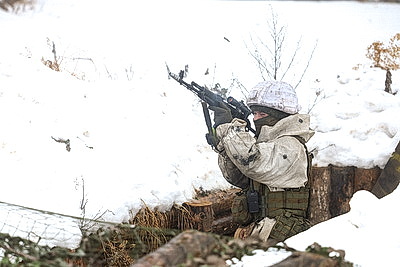 Военные мехбригады во время внезапной проверки боеготовности отразили \"атаку ДРГ\"