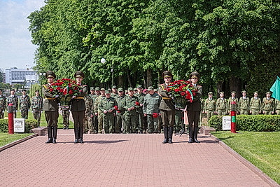 Выставка военной техники в Лиде у Кургана Бессмертия пополнилась новыми образцами