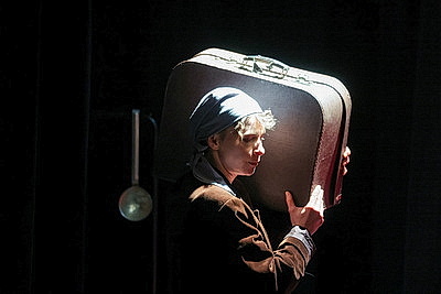 Театр юных зрителей им. А.А.Брянцева представил на \"M.@rt.контакт\" спектакль \"Красавица\"