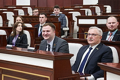 \"Разговор на равных\": диалог с молодежью состоялся в Совете Республики и Палате представителей