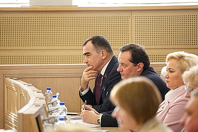 В Минске проходит заседание четвертой сессии Совета Республики