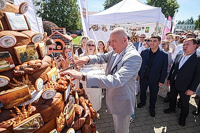 В Свислочи состоялся республиканский каравай-фест \"Бацькава булка\"
