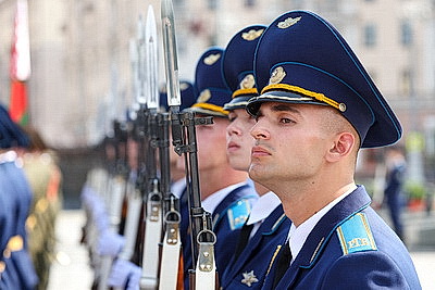 Глава МИД Алжира возложил венок к монументу Победы в Минске