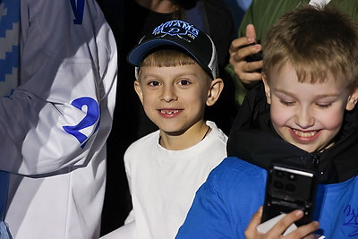 \"Наши болельщики - лучшие\". Хоккейное \"Динамо\" закрыло сезон в \"Минск-Арене\"