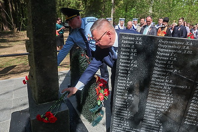 Обновленный памятный знак жертвам геноцида в годы ВОВ открыли в Могилевском районе