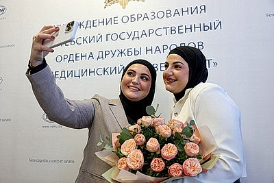 Дипломы ВГМУ получили 27 иностранных студентов