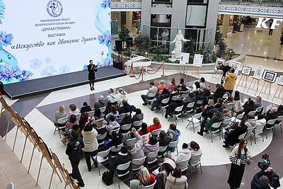 Выставку картин паралимпийцев представили в ходе проекта \"Другая глубина\" в Минске