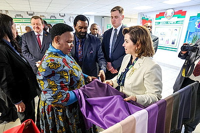 Парламентская делегация Зимбабве посетила РНПЦ \"Мать и дитя\" и МТЗ