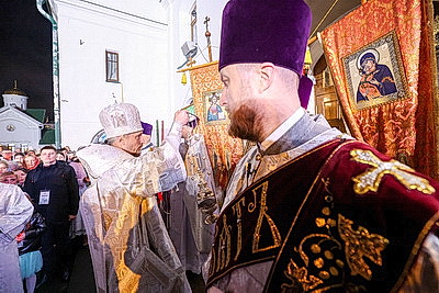 Православные верующие отмечают Пасху