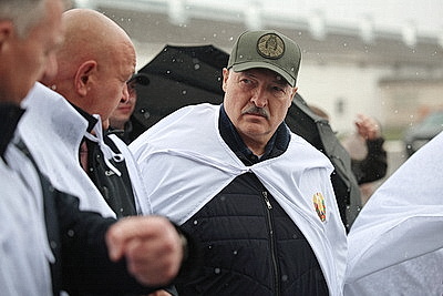 Лукашенко совершил рабочую поездку в Петриковский район