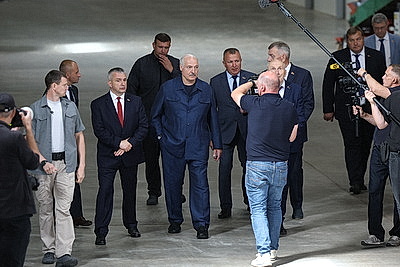 Фермерские хозяйства - в центре внимания. Лукашенко совершил рабочую поездку в Житковичский район