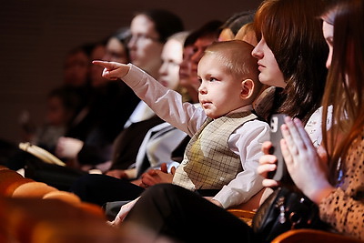 \"Образец для молодежи\". Орден Матери вручили 26 многодетным минчанкам