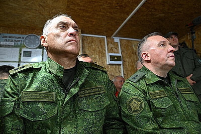 Лукашенко ознакомился с развитием и практическим использованием в войсках систем связи