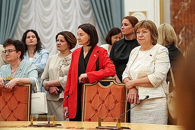 \"Как открыты двери дворца, так и власть открыта для людей\". Какие смыслы уловили гостьи Дворца Независимости