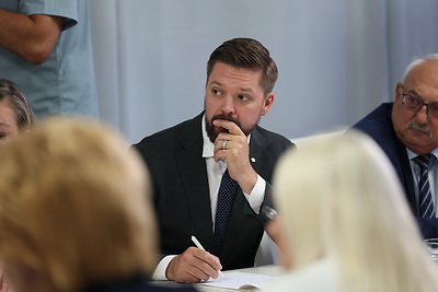 Торговля на селе и перспективы БелОМО. Лукашенко посетил Вилейский район