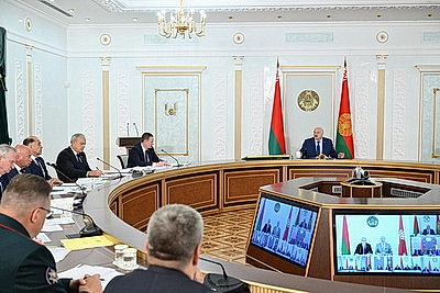 Техника, кадры и надежность сушильного хозяйства. Лукашенко назвал главные условия успеха уборочной