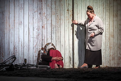 Спектакль \"Земля Эльзы\" прошел в Белорусском государственном молодежном театре