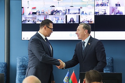 Нового руководителя представили коллективу Госстандарта