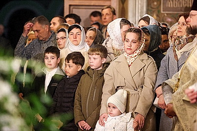 Православные верующие отмечают Пасху