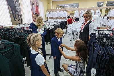 Коллекцию школьной формы ОАО \"Славянка\" представили в Бобруйске