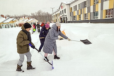 Последствия снегопада устраняют в городах Беларуси