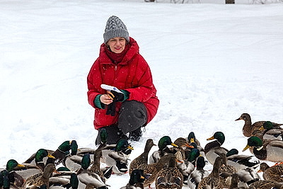 Акция \"Птичий патруль\": актив БСЖ подкармливает птиц