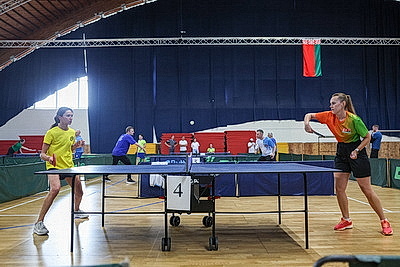 Спорт на максимуме: более 500 представителей белорусских СМИ вышли на старт спартакиады в \"Стайках\"