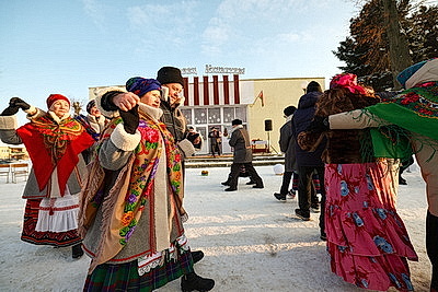 Деревня, где каждый мечтает стать \"царем\". Как в Семежево сохраняют уникальный обряд