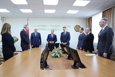 Снопков представил нового министра культуры коллективу ведомства