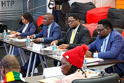 Парламентская делегация Зимбабве посетила ПВТ и ММВЦ