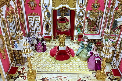 Выставка \"Волшебный мир миниатюры\" открылась в витебском музее частного коллекционирования