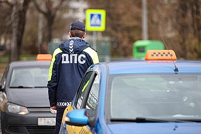 Нарушений ПДД со стороны такси стало меньше. Как прошел рейд ГАИ в Минске