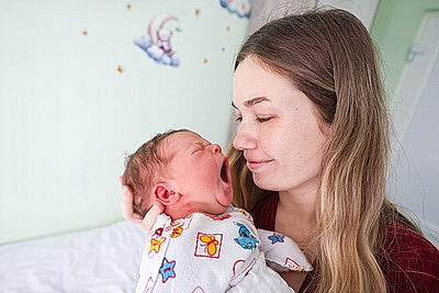 \"Сделали для семьи главный подарок\". В Витебском областном роддоме прошел праздник для мам