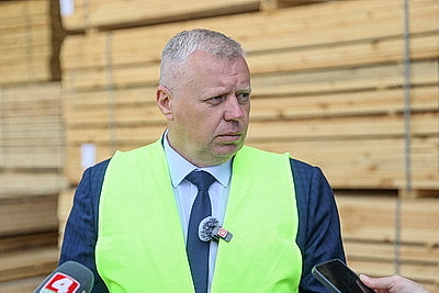 В Пинском лесхозе открыли новую линию лесопиления