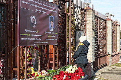 В книге соболезнований в посольстве Ирана в Беларуси продолжают оставлять записи