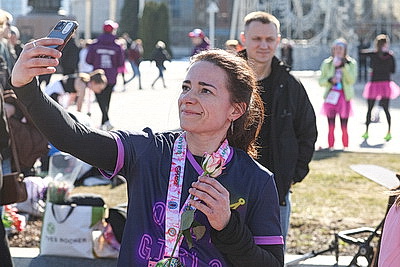 \"Заряд эндорфинами и цветы на финише\". \"Красивый забег\" прошел в Минске