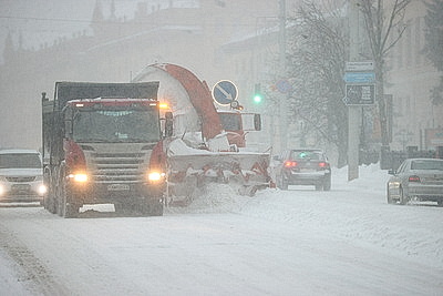 В Минске более 180 единиц техники и свыше 1,5 тысячи человек ликвидируют последствия снегопада