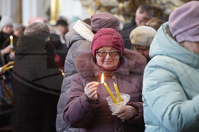 Католики празднуют Сретение Господне