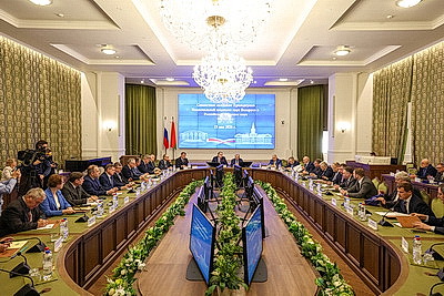 \"Получать новые знания, решать вопросы реального сектора экономики\". Глава НАН об актуальных задачах в науке