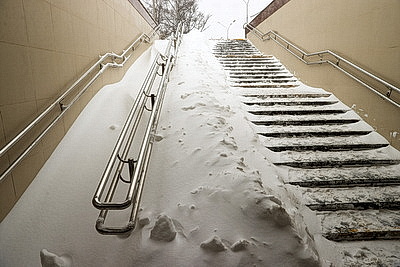 В Минске более 180 единиц техники и свыше 1,5 тысячи человек ликвидируют последствия снегопада
