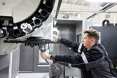 Аспирант ВГТУ разрабатывает программу для производства нетиповых деталей на станках с ЧПУ