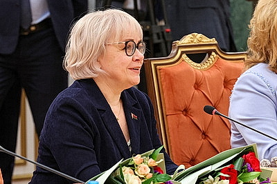 Лукашенко вручил дипломы доктора наук и аттестаты профессора