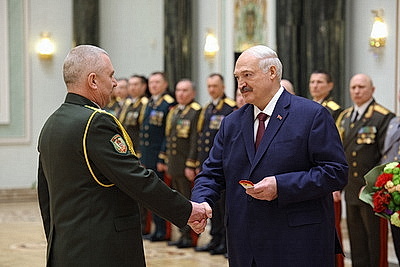 Праздник тех, кто является оплотом мира и стабильности. Лукашенко про День защитников Отечества и ВС