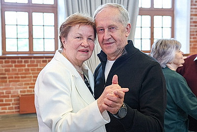 \"Горько!\" в 50-й раз: сразу пять пар отметили золотой юбилей во Дворце гражданских обрядов в Минске