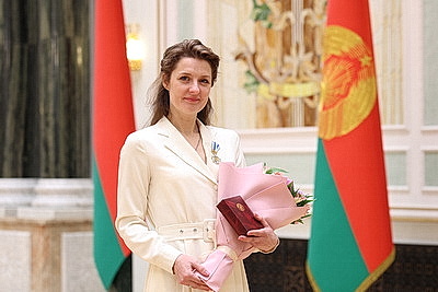 Едины в стремлении сделать страну лучше. Лукашенко в преддверии 8 Марта вручил женщинам госнаграды